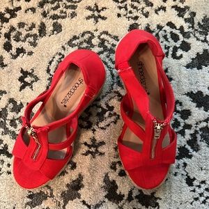 Shoe dazzle red wedges